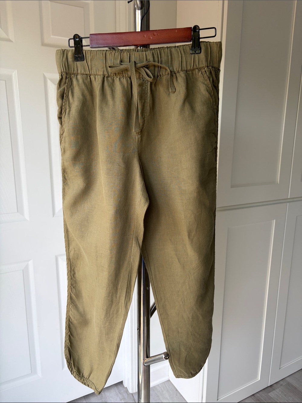Caslon Olive Drawstring Cropped Jogger Pants